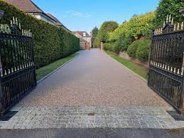 "The Ultimate Guide to Choosing Resin Driveways in Manchester"