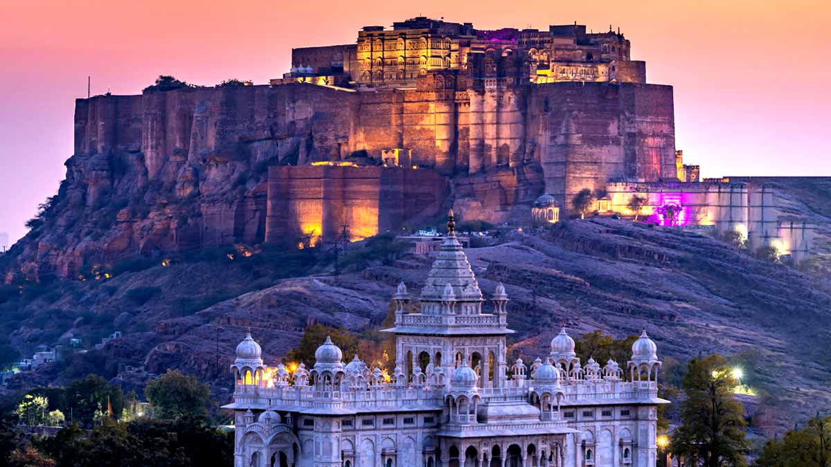 Embarking on an Expedition through the Royal Wilderness: Jodhpur Taxi Booking