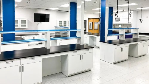 8 Things to Consider When Choosing Laboratory Furniture
