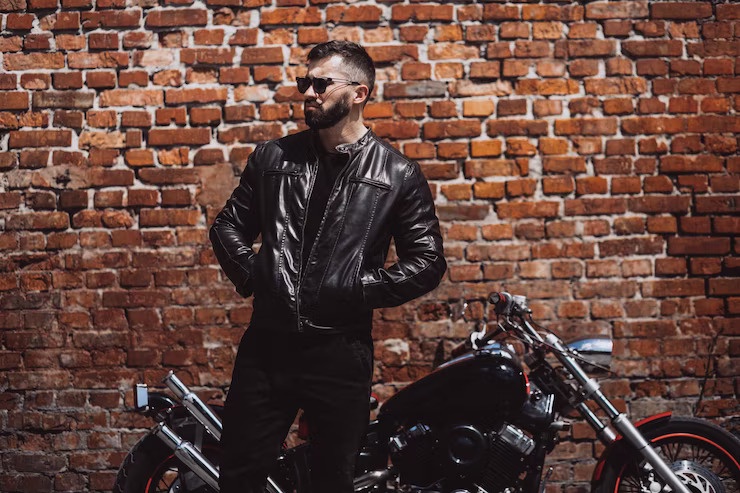 Choosing the Perfect Men's Black Leather Jacket: Style Guide and Tips