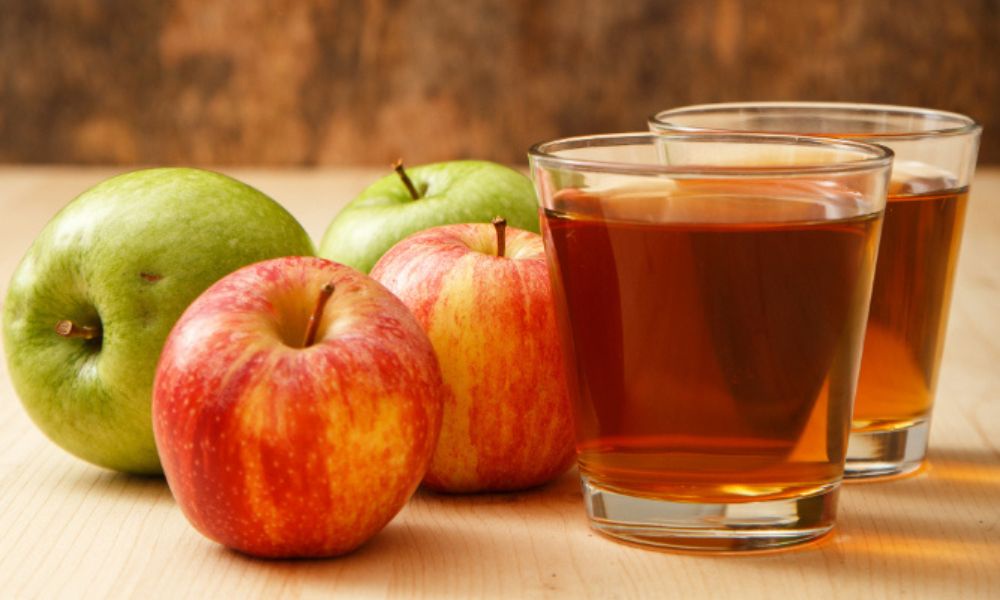 The Art of Cider: Unearthing the Rich Tradition of Apple-Based Beverages in New England
