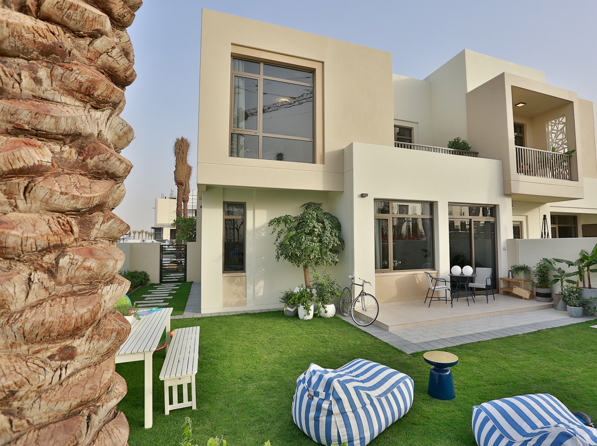 Upscale Townhouse for Rent in Dubai's Desirable Residential Area