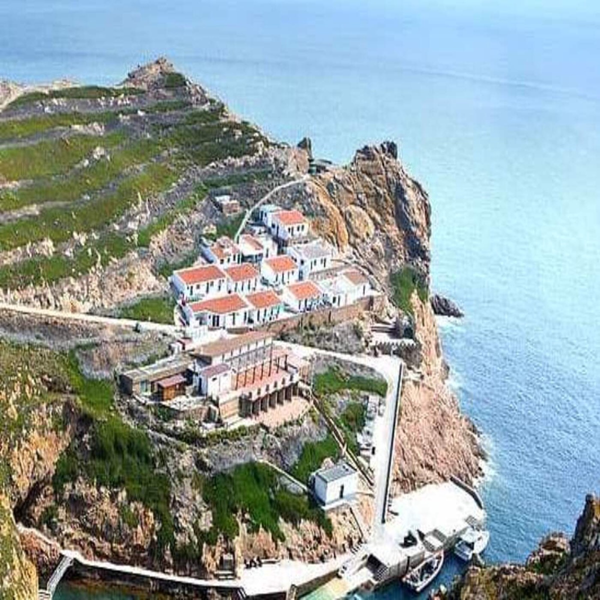 What are the Top Marine Activities You Can Enjoy during Berlenga Tours?