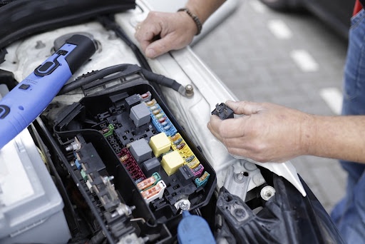 How Can You Choose the Right Auto Repair Shop for Your Car's Needs?