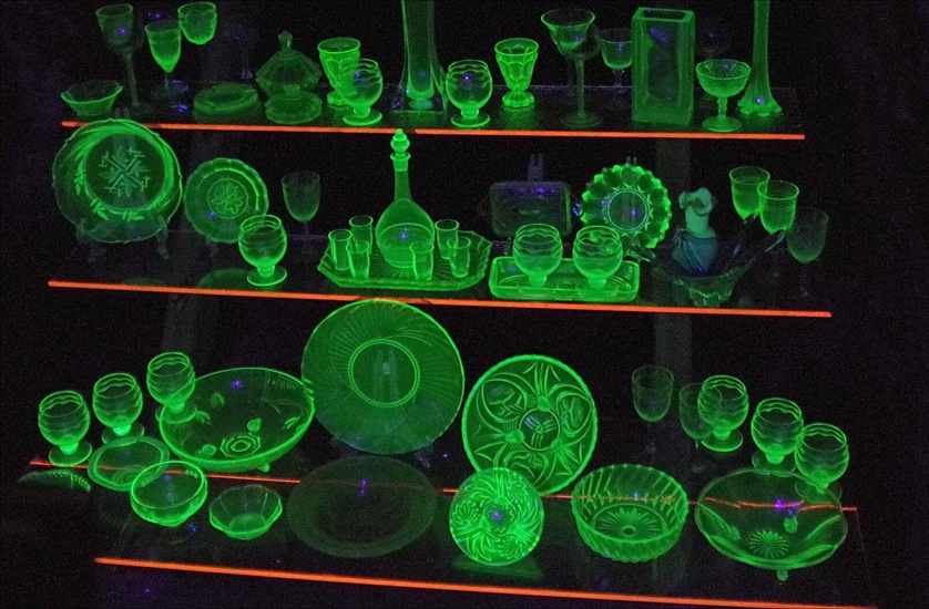 What is Vaseline Glass Discovering the Glow of a Unique Collectible