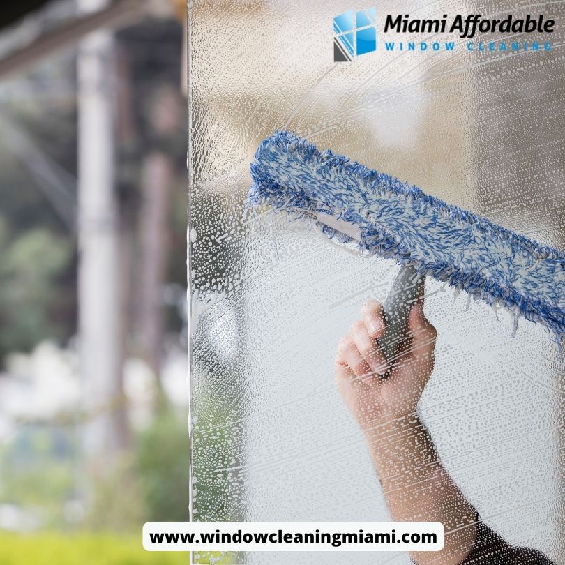 Reinventing Your Business Image with Commercial Window Cleaning