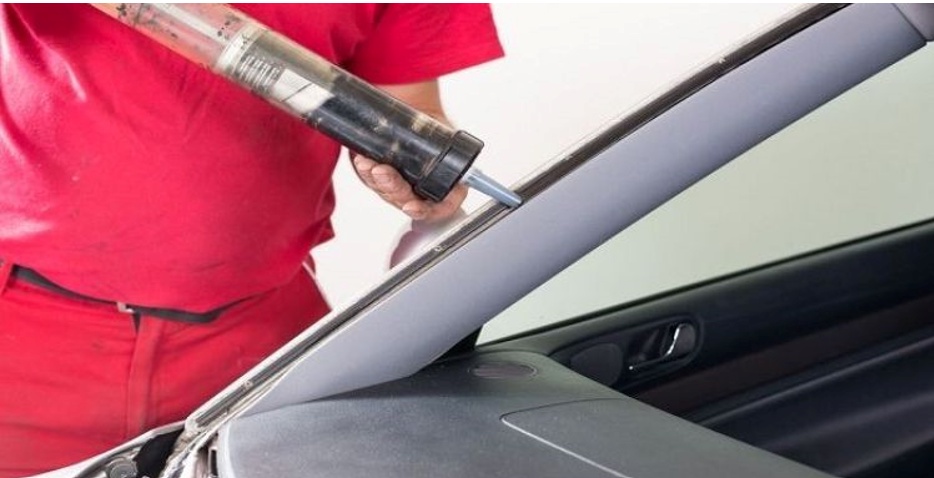The Role of Adhesives in Auto Glass Repair: Strength and Sealant Explained