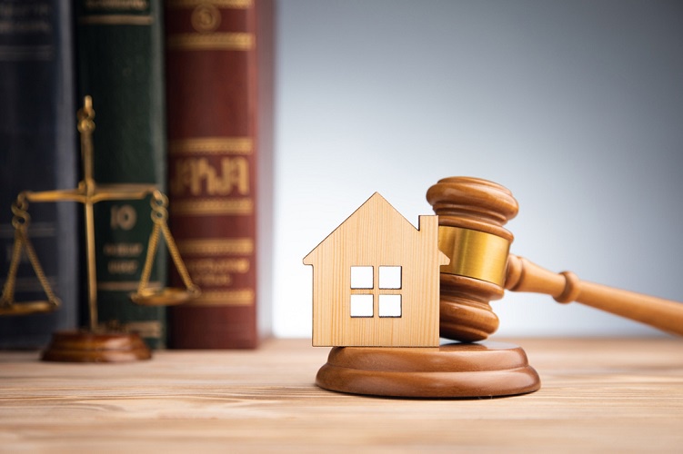 The Real Estate Lawyer Helping Investors in the Property Market