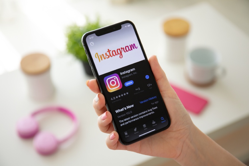 Buy Instagram Likes UK- Does It Really Help?