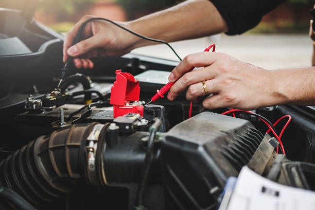 Emergency Roadside Assistance: When to Call for Jump Start and Battery Service