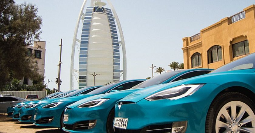 Rent a Car in Dubai: Explore the City of Luxury