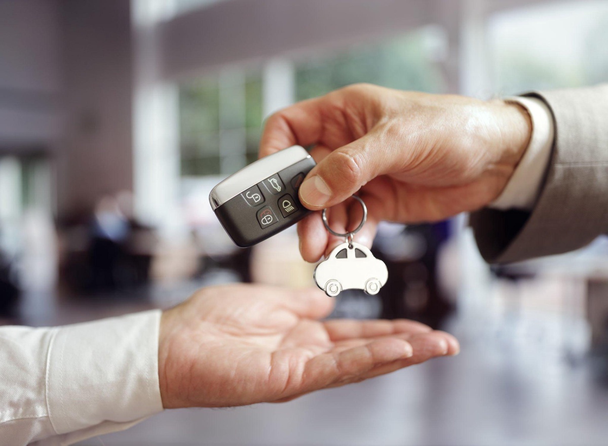Why Should Used Car Buyers Check the Previous Ownership History?