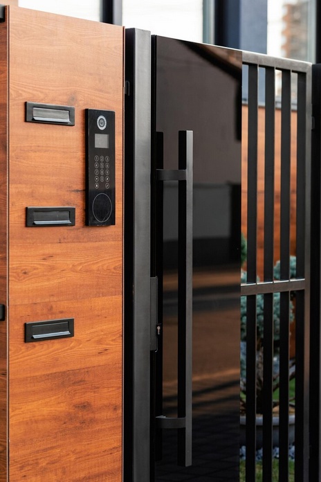 Safe and Sound: Navigating the World of Internal Door Security Bars in London