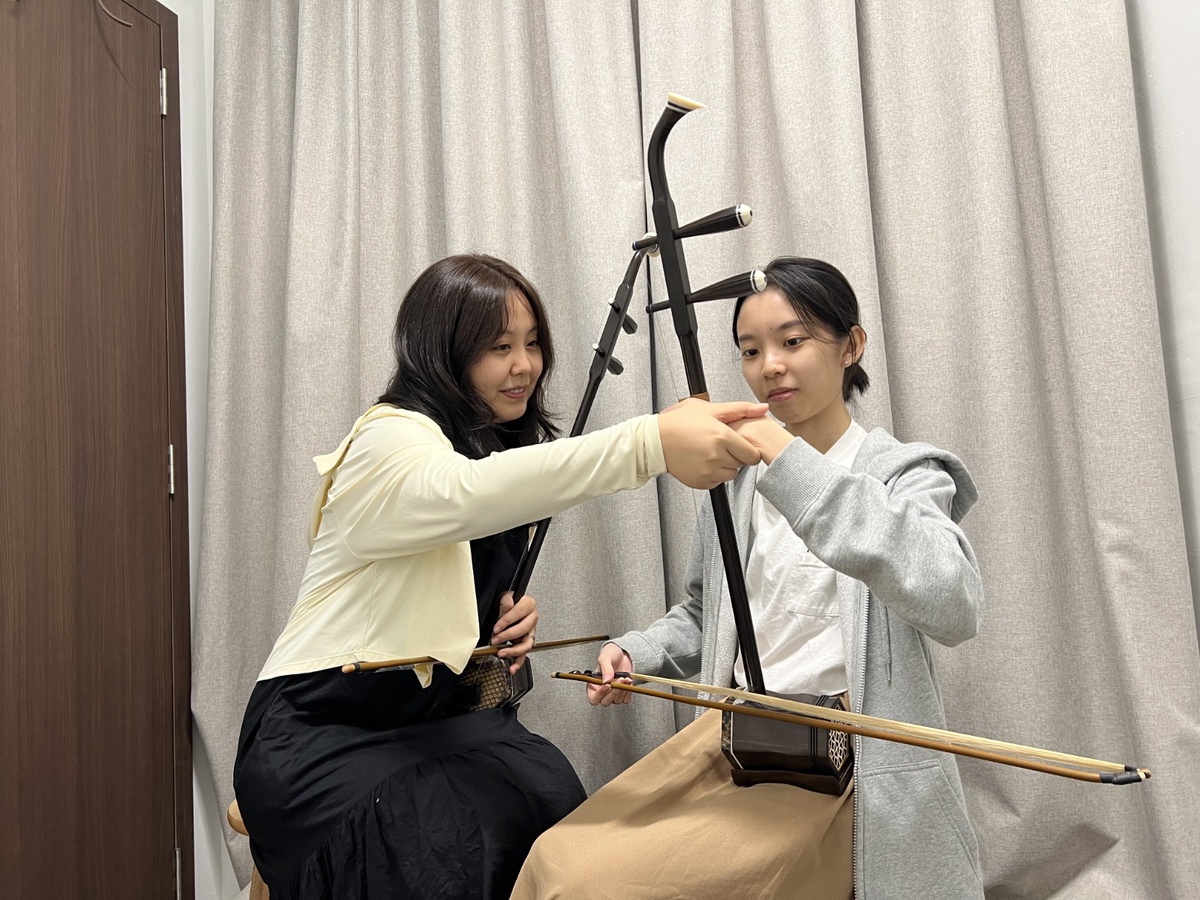 Mastering the Erhu: Your Guide to Exceptional Erhu Lessons in Singapore