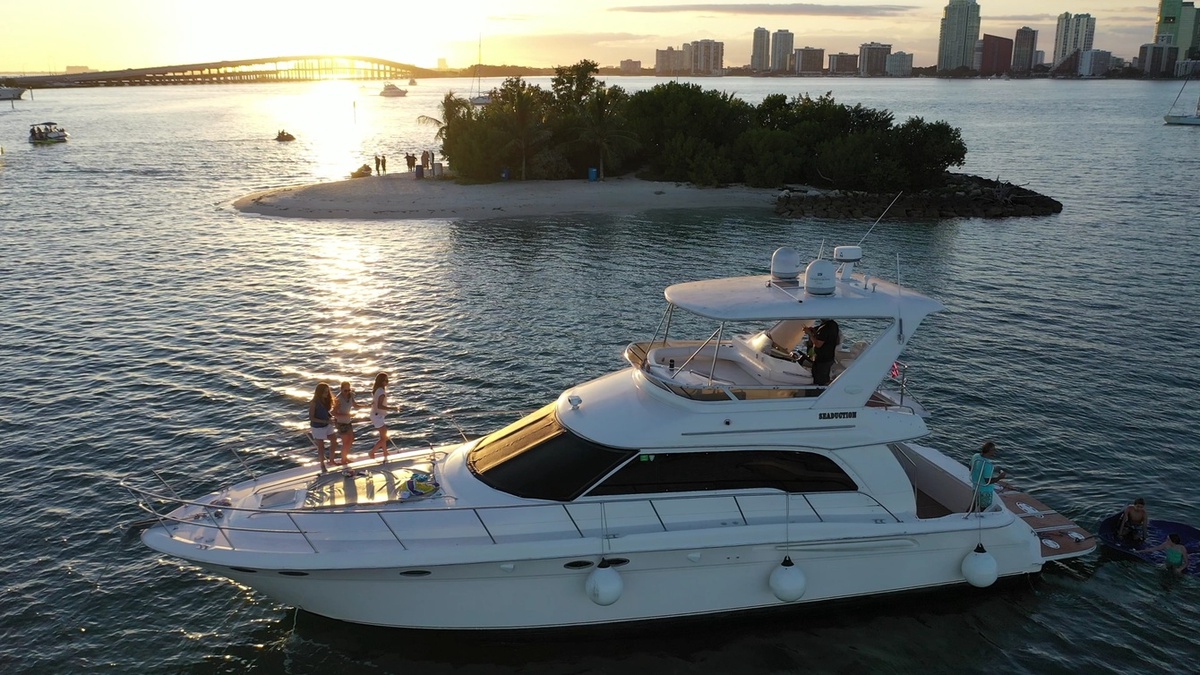 Explore Unmatched Luxury with YOLO VIP Parties: Your Premier Yacht Rental Destination in Miami
