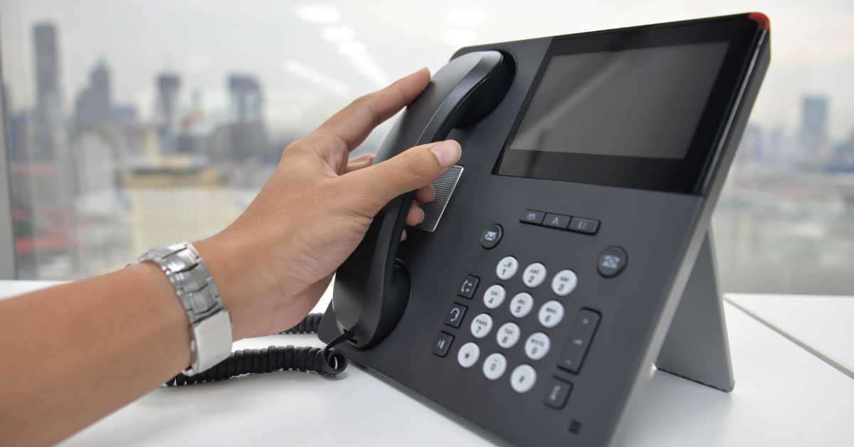 VoIP Systems Exposed: What, How, and Which for Optimal Home Communication