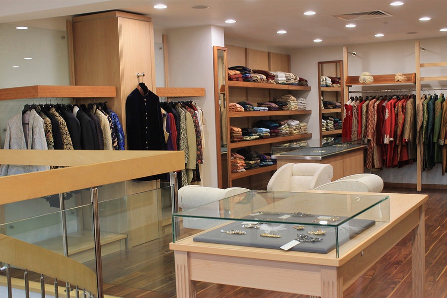 How Does Wembley Indian Clothes Shops, Wembley Stand Out?