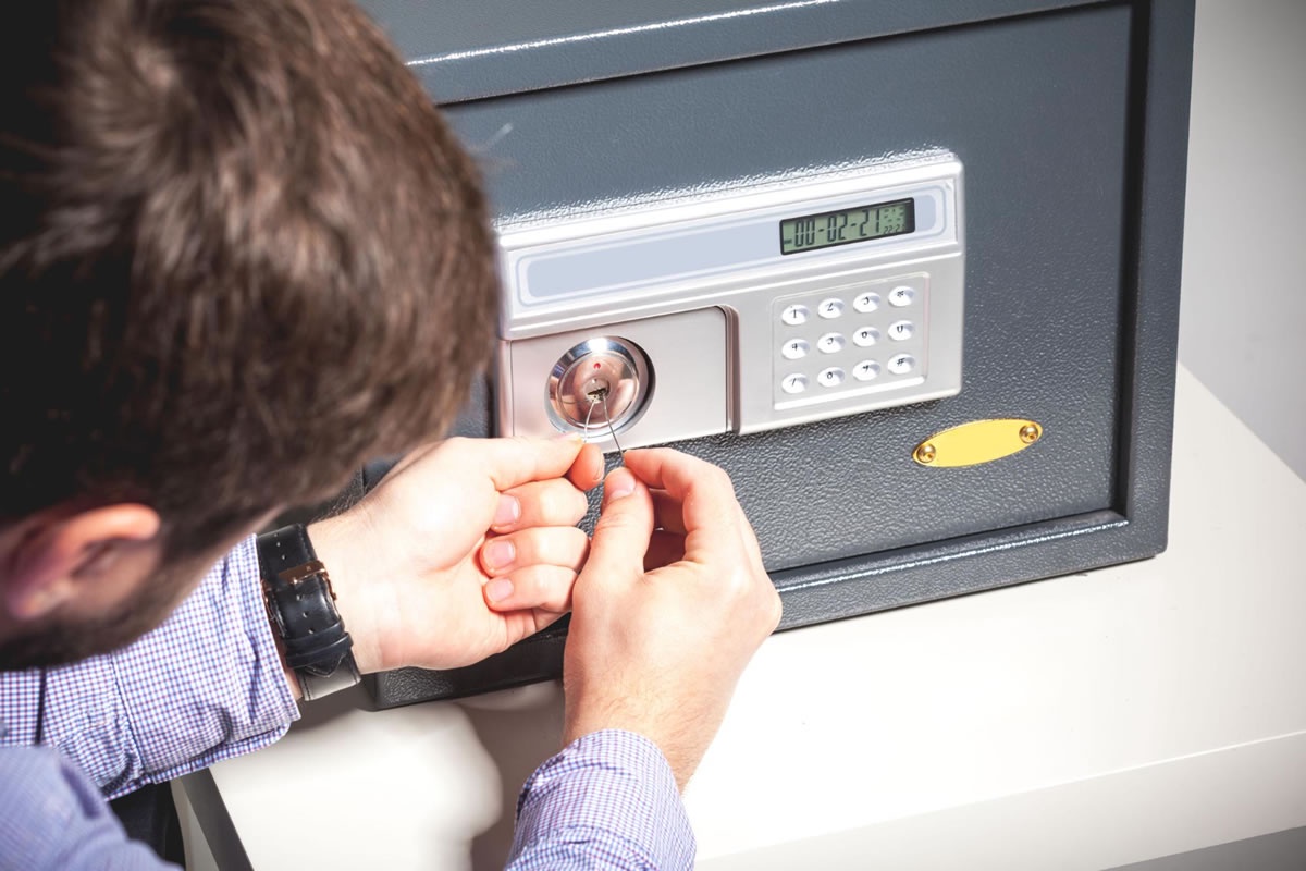 Why Hiring a Professional Safe Technician in Melbourne is Essential