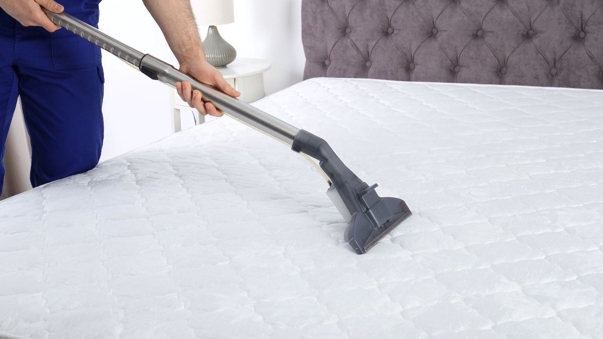 Expert Tips: How to Maintain a Clean Mattress All Year Round