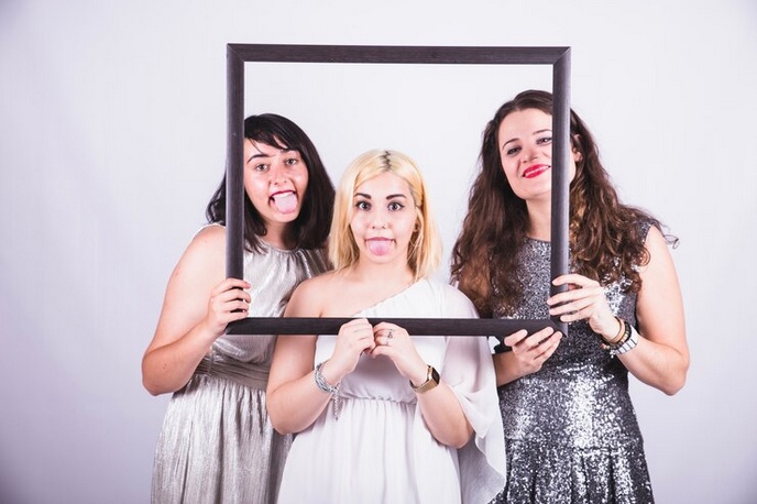 Reflections of Love: Elevating Your Event with a Mirror Photo Booth