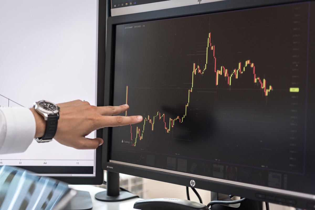 How Are Technical Analysis Tools Used in Forex Trading?