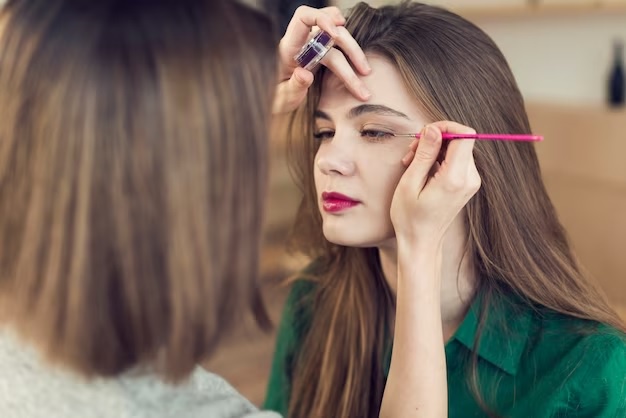 What Are the Best Tips for Applying Sketch Eyeliner Like a Pro?