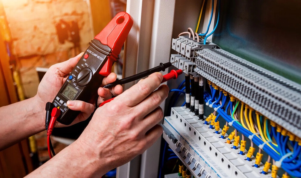 How to Hire an Electrician to Install a Light Fixture
