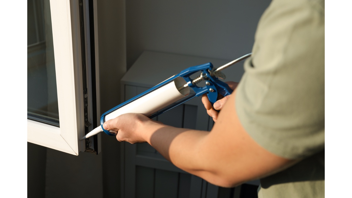 Window Caulking in Toronto: A Key to Energy Efficiency and Comfort