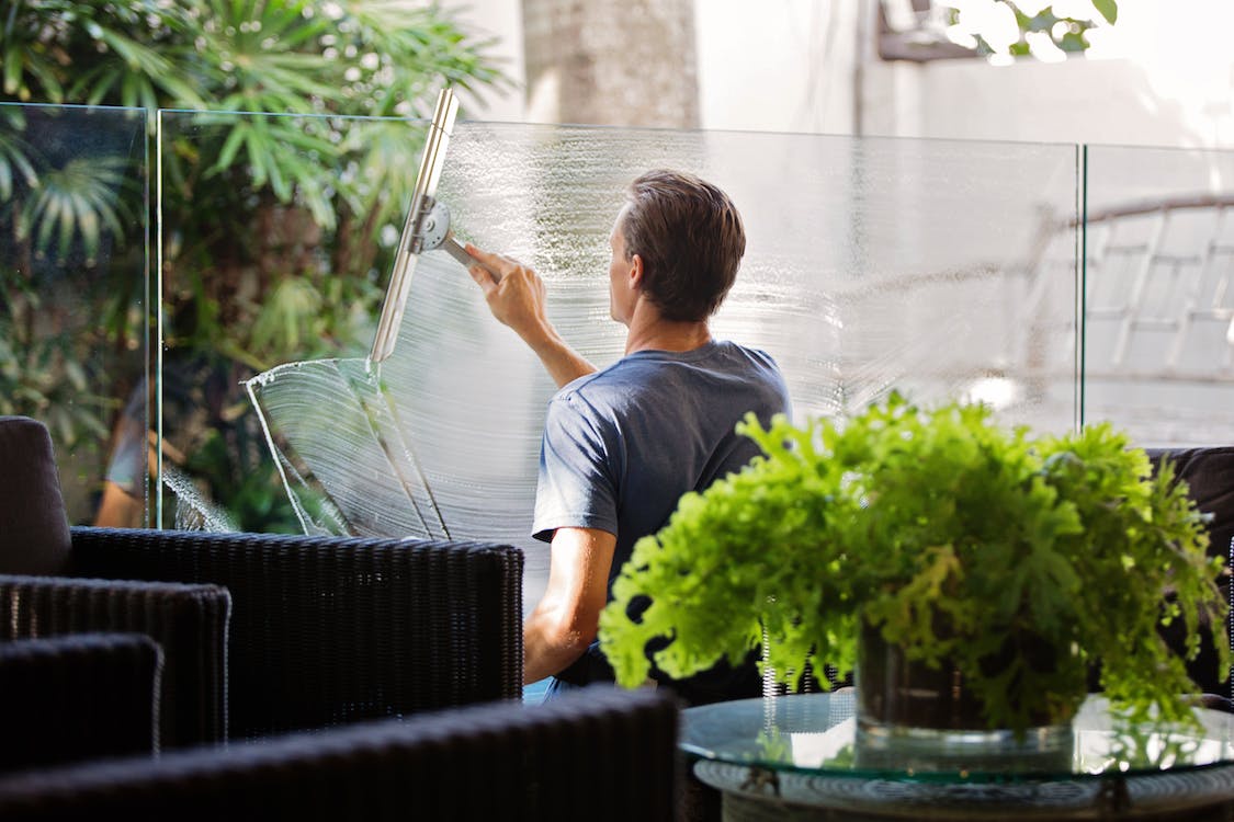 Smart Ways to Choose the Right Professional Window Cleaning Services