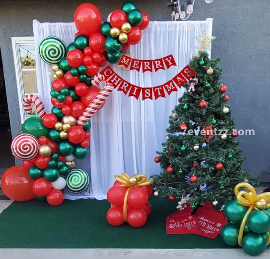 Creating a Festive Wonderland: Christmas Decoration at the Office with 7evantzz