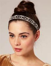 Makeup Headband: A Stylish Essential for Every Beauty Enthusiast