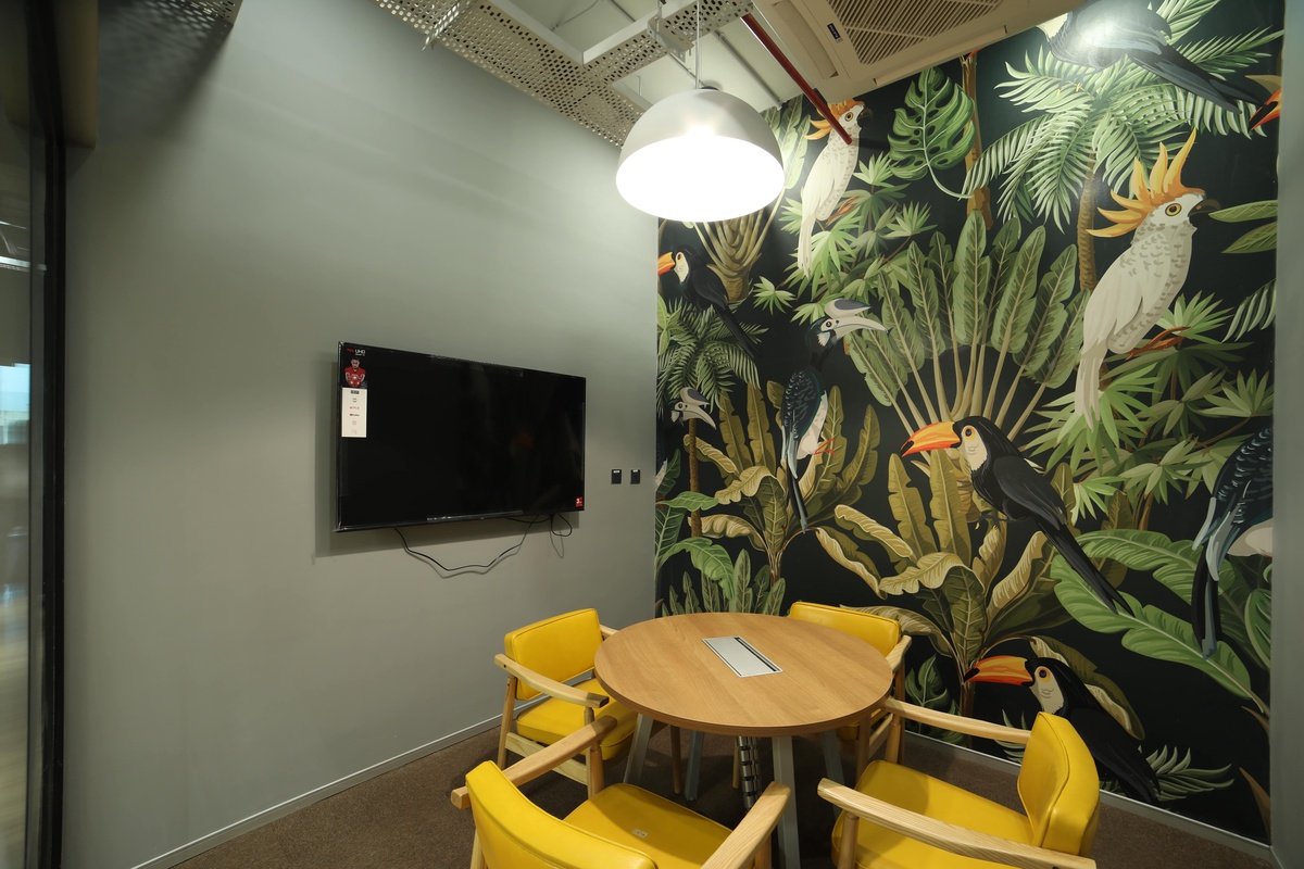 Navigating the Future of Remote and Hybrid Office Spaces