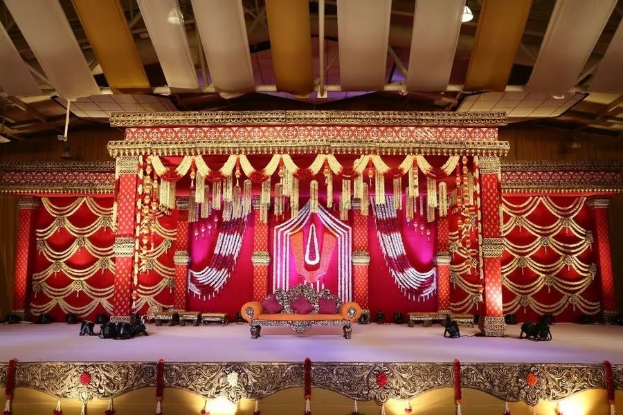 The Splendour of Indian Wedding Backdrops and Hall Decorations