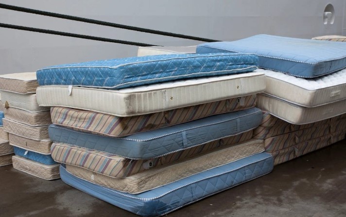 How To Clean Mattress Without Vacuum: A Comprehensive Guide