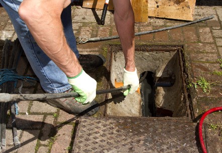 The Role of Professional Drain Unblocking Services in Bracknell: