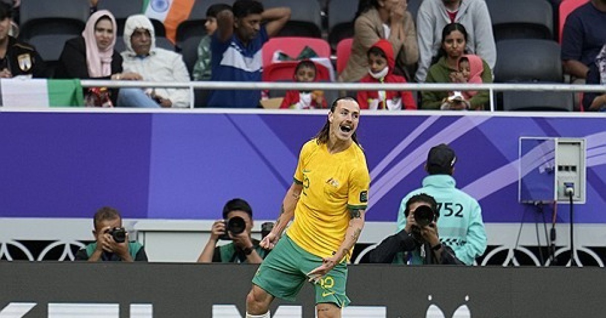 Australia put in a dominant performance to beat India 2-0.