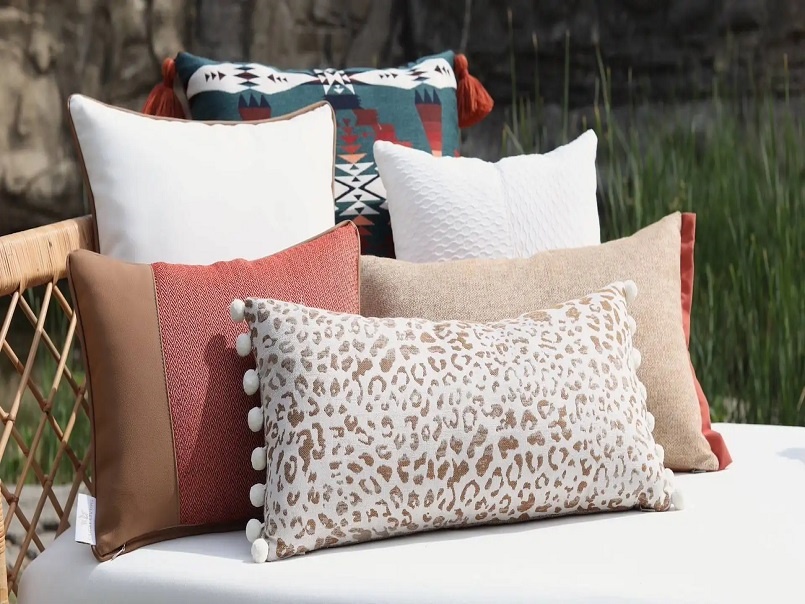 Navigating the Wholesale Market for Cotton Elegance in Pillow Covers