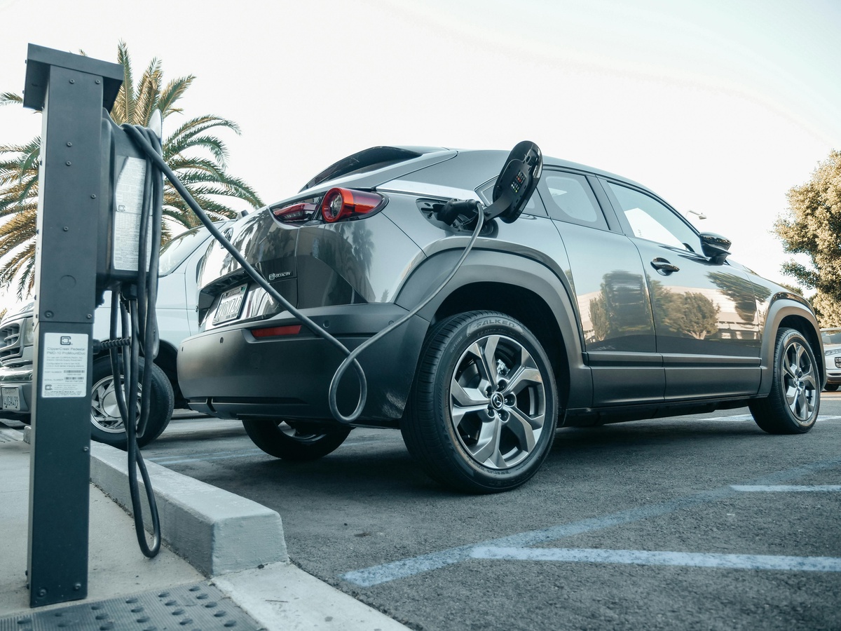 EV Charging Networks: Connecting the Dots for a Greener Tomorrow