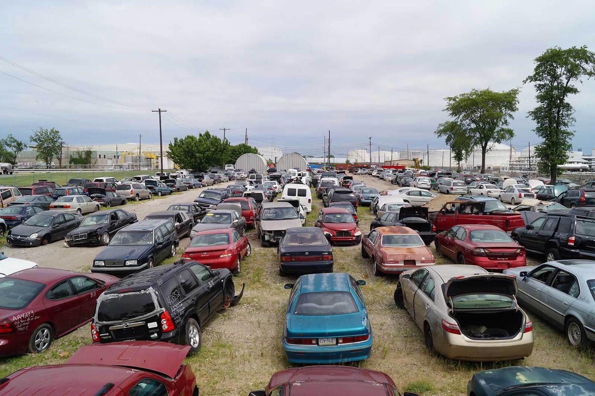 Why First Time Car Buyers Should Consider Car Yards?