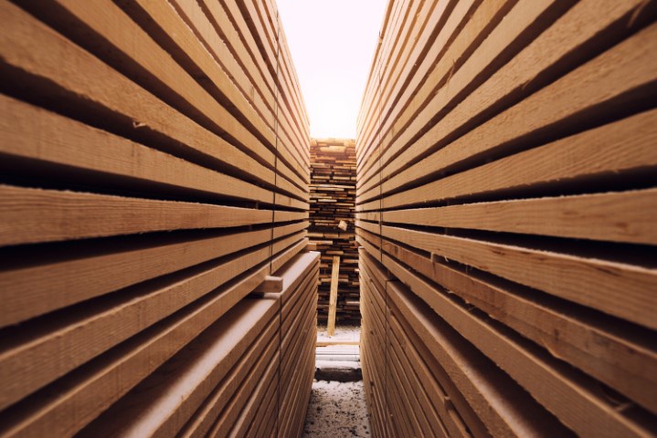 Exploring the Benefits of Scaffold Boards for Sale in Building Material Supplies