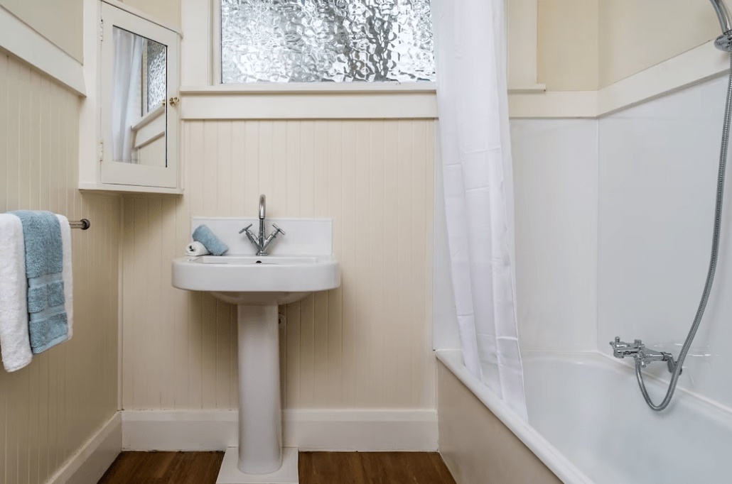 Bathroom Installation Wisbech: Transform Your Space with SR Tapper