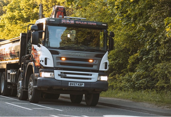 Navigating Construction: The Benefits of Tipper Hire in Solihull