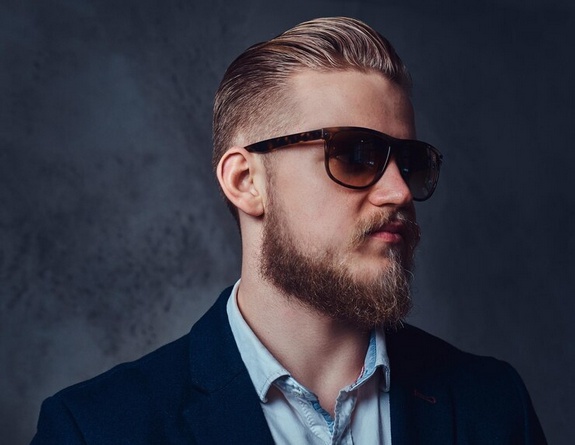 Exploring the Evolution of Designer Eyewear for Men with L'Écurie Paris
