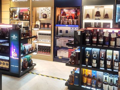 The hottest spirit shop glorifier design for luxury liquor brand in the UK