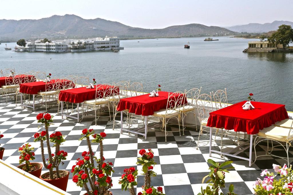 Top Romantic Spots for Valentine's Day 2024 in Udaipur