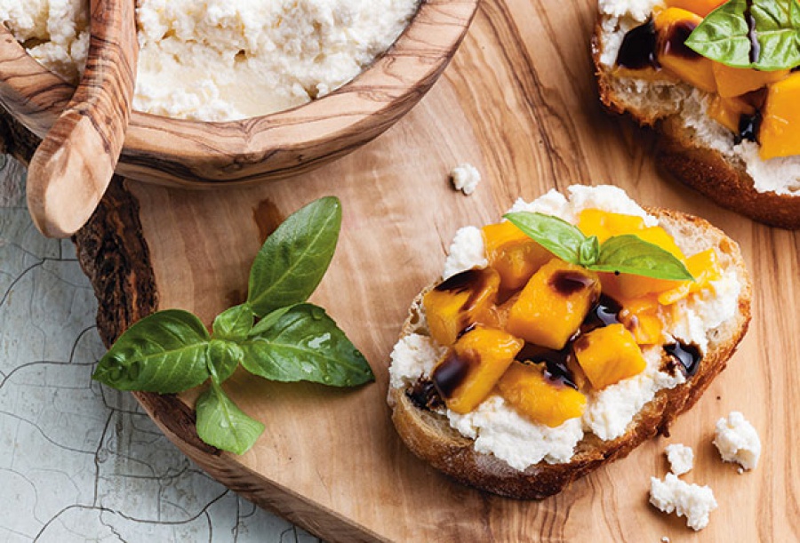 Fruit and Cheese Pairing: A Guide to Flavor Harmony