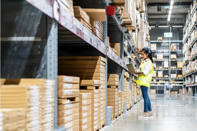 Balancing Act: Achieving Efficiency with Mezzanine Floors in Warehousing