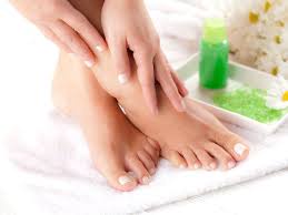 Do natural ingredients in foot creams make a significant difference?