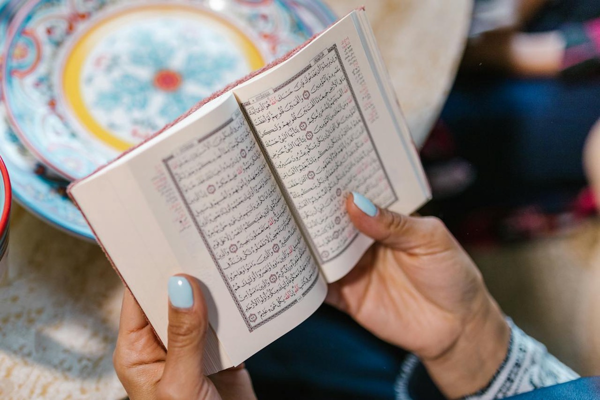 The Quran and Zikr (Remembrance of God): Nurturing Mindful Practice and Spiritual Connection
