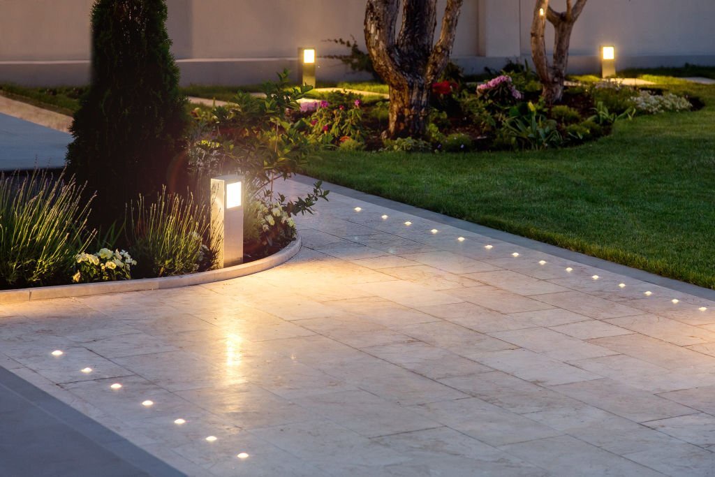 Nightscaping: Creative Lighting Designs for Toronto Landscapes